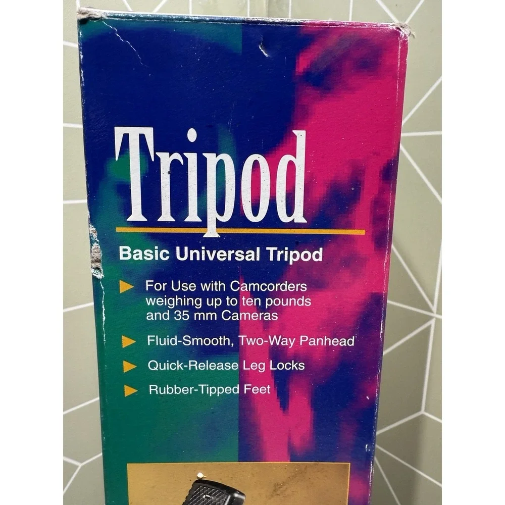 MAGNAVOX UNIVERSAL TRIPOD, FOR CAMCORDERS‎ And 35mm CAMERAS,